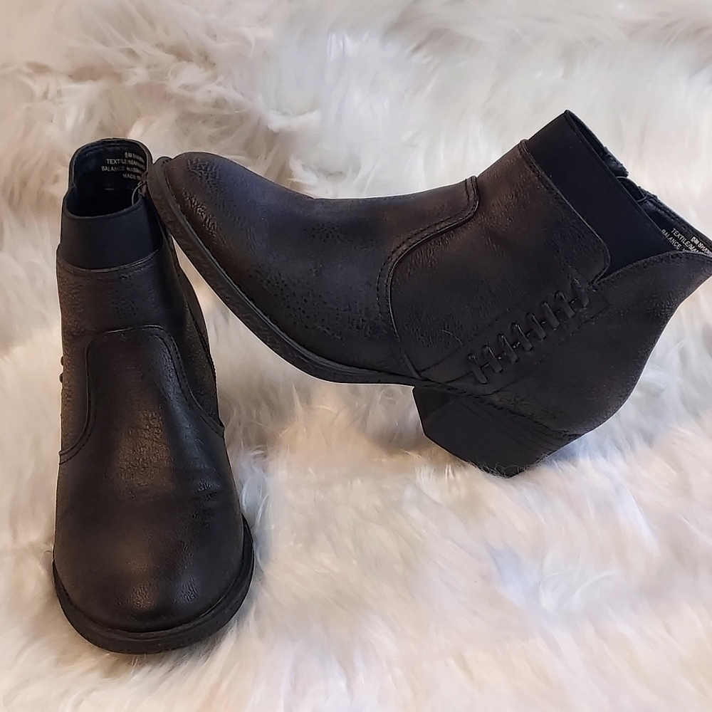 Vintage 7 EIGHT Black ankle booties sz 6M - Picture 4 of 9